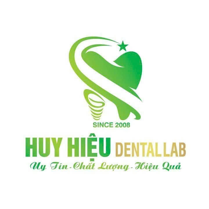 Răng giả Huy hiệu